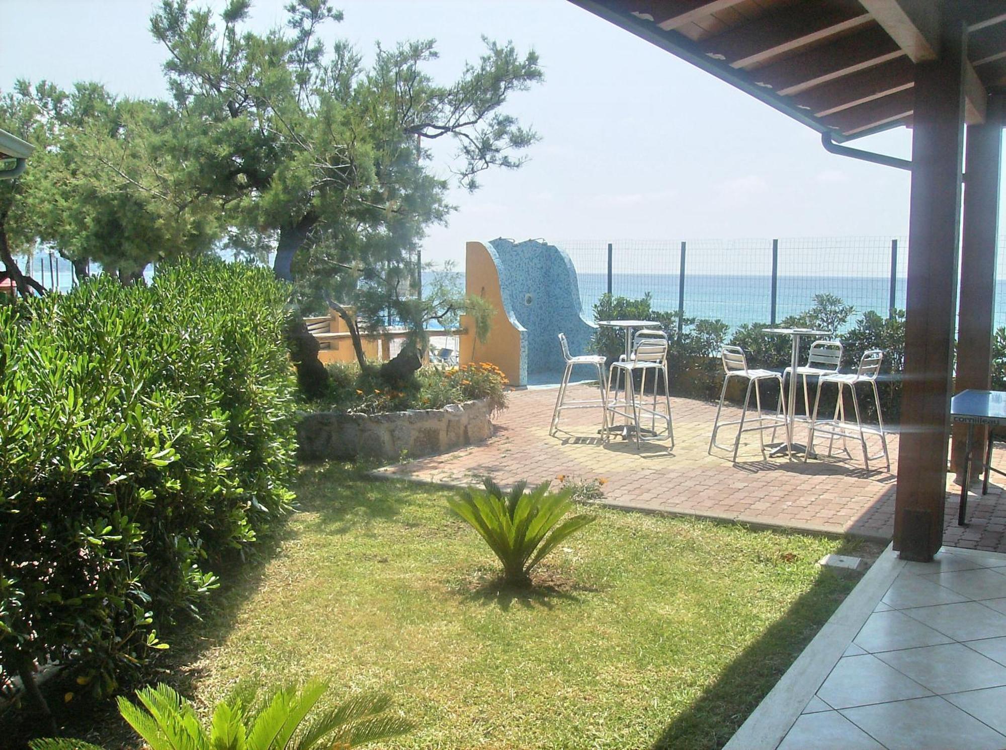 Hotel Residence Riviera Calabra Zambrone Esterno foto