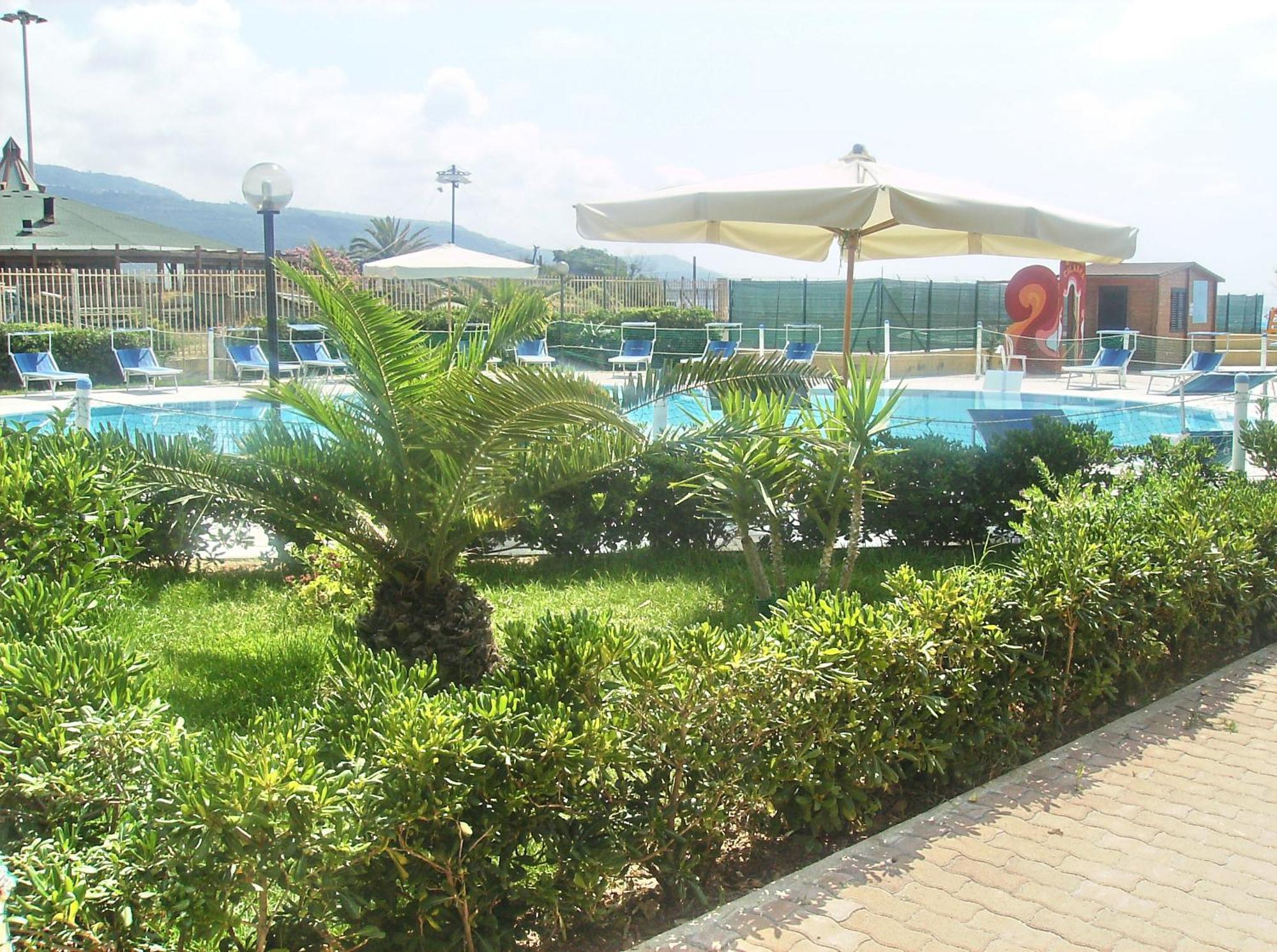 Hotel Residence Riviera Calabra Zambrone Esterno foto