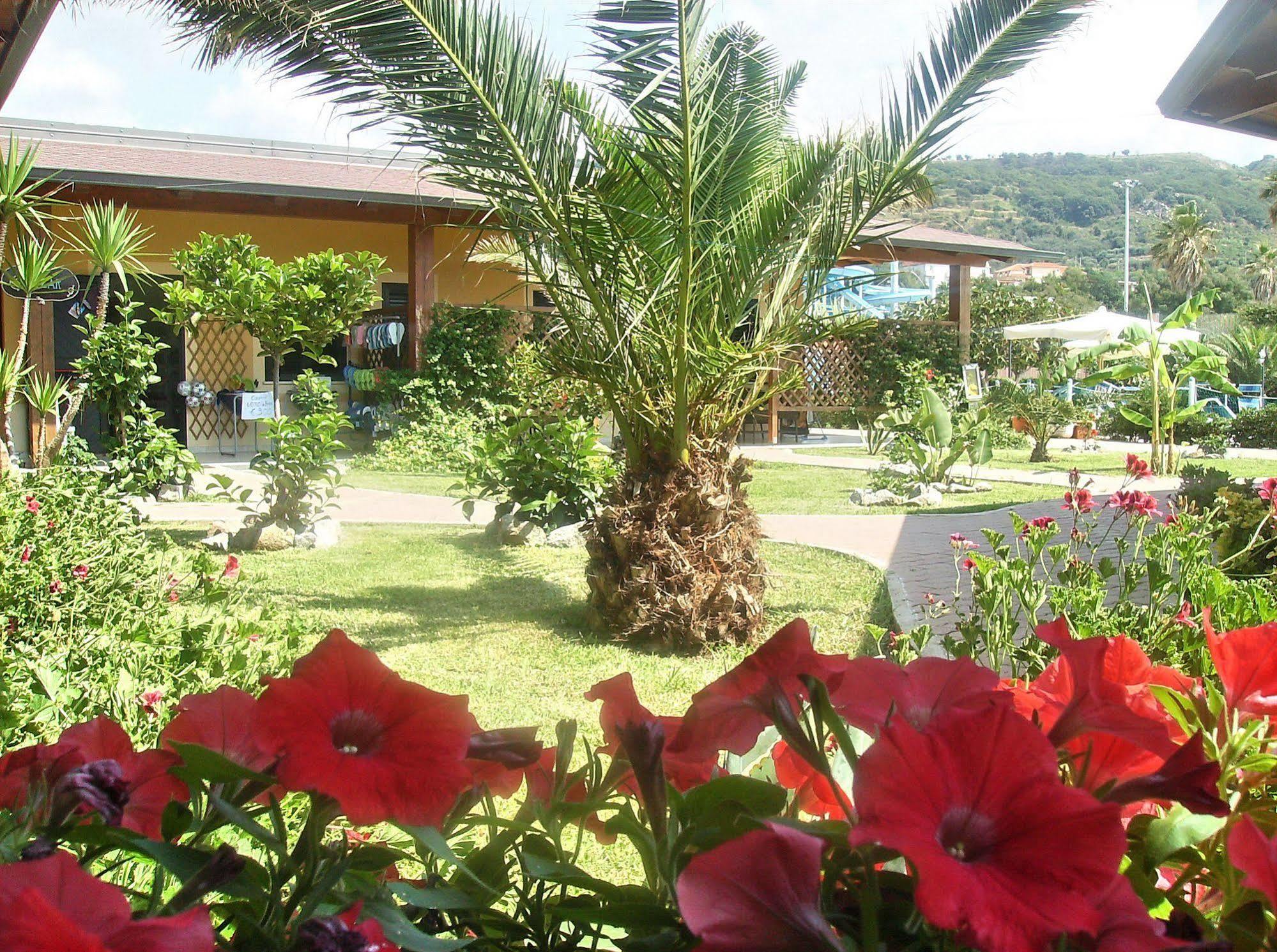 Hotel Residence Riviera Calabra Zambrone Esterno foto